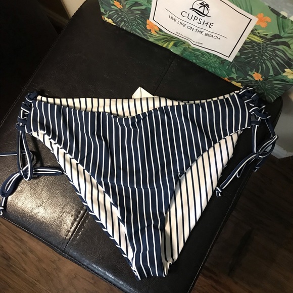 Cupshe Reversible Bikini - Picture 4 of 6